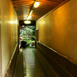Chikushitei - 離れへの廊下