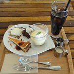 カフェ リバージュ - スイーツプレート600円＋こだわりのアイスコーヒー400円