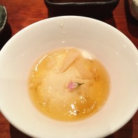 よろにく - 生豆腐、白舞茸ジュレがけ。