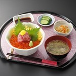 食楽 しお彩 - まぐろたたきといくら丼