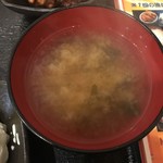 大衆昭和居酒屋 関内の夕焼け一番星 関内酒場 - 味噌汁。
            美味し。