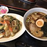 大黒屋 - Bセット ラーメンと中華丼870円