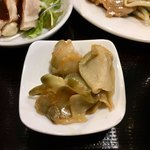 中華食堂 Pata-Pata - 日替ランチより 香の物
香の物は搾菜。自家製なんだろうか？しっとりとした柔らかい食感で、こんなに美味しい搾菜はめったにないと思うほど気に入った。