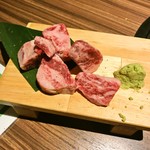 牛角 十和田店 - 黒毛和牛中落ち