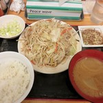 激安食堂 小林屋 - 本日も肉野菜定食で！