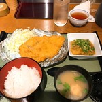 香鶏酒房 鳥八 - チキンカツおろしポン酢定食800円