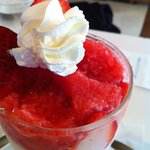 フルーツパーラーフクナガ - ストロベリーパフェ900円
