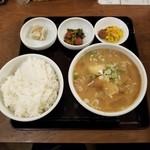 吉田とん汁店 - 豚汁定食