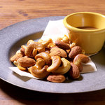 smoked nuts with caramel sauce