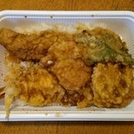 寿軒 - 付け合わせを全てどかした天丼