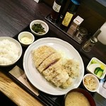 成蔵 - 煌麦豚特ロース250ｇ定食&牡蠣フライ
