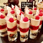 ザ・テラス - ラズベリーとマロンのトライフル