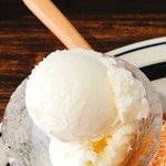 パンケーキ＆ダイニング Rhapsody - トッピング
      バニラアイス