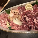 Yakiniku Fujiya - ☆4000円×３人前 お任せコース 舟盛り登場。良質のお肉達です♪