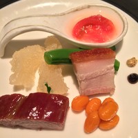 中国飯店 琥珀宮 - 前菜の盛合せ