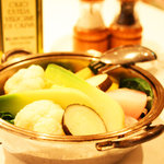 ACQUAMARE - 三浦野菜の蒸し合わせはシンプルに塩、胡椒、オリーブオイルで味わう