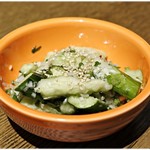 辛ちー鍋 とんがらし - きゅうりのネギまみれ　330円　さっぱり塩だれ味♪箸休めに置いておきたい一品ですね。