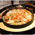 辛ちー鍋 とんがらし - 辛ちー鍋（10辛）980円×2人前　から～い鍋をとろ～りチーズで♪