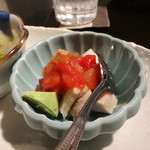 Musshu - 鶏胸肉・アボカドのフレッシュトマトソース掛け・サラダ風