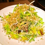鳥蔵 - 宴会メニュー！大根のじゃこネギサラダ