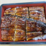 鳗鱼盒饭 (鳗鱼一串·附清汤)