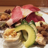 メルモーゾ ダ ドロカワ - インパクトある前菜盛り