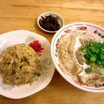 おっつぁん - とんこつしょうゆラーメンと半チャーハンのセット