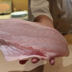 味あら井 - 身：佐伯鎌江の2kgの石鯛