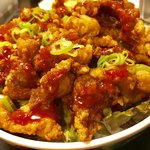 えびすこ本場所 - スパイシー豚カラ丼アップ【料理】 