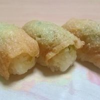 寛龍 - こんな感じ。握り寿司のようにシャリの上におあげさんが被せられています。