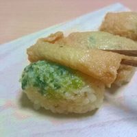 寛龍 - あくまでも品よくツーンとくる大人のお味です。刻まれた三つ葉も風味を添えています。