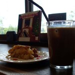 カフェ・ド・ラフェィネ - ケーキセット・アップルパイ＆コーヒー