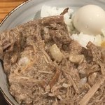 要の塩 - ほぐし煮豚飯　あしらいＵＰ