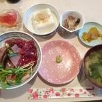 Izakaya Kujirai - クジラマグロ丼900円