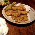 薬膳ハリハリ鍋ごんじゅ - 天ぷら盛り合わせ。