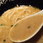 Raamen Kagetsu Arashi - 黄金の味噌ラーメンスープアップ