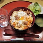 文字平 - 伊達鶏の特製親子丼 820円