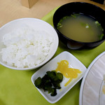 キッチンロード - ご飯と味噌汁と漬物