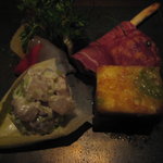 前菜４種盛り合わせ（カルパッチョ、ハモンセラーノ、キッシュ、タルタル）