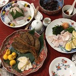Harumi - 大皿に盛られた卓袱料理