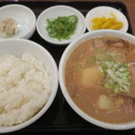 吉田とん汁店 - 豚汁定食