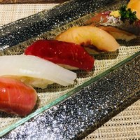 鮨 なかや - 握り一段目。