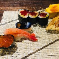 鮨 なかや - 握り二段目。