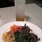 韓国料理マダン - ナムル盛り合わせ