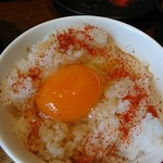 徳川ホルモンセンター - 卵掛けごはん＋ごま油+一味