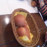 ビストロ ア ラ ドゥマンド - パンでございます（2011.04）