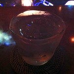 ムーンボウ - 芋焼酎は500円。味のある明るい農村！