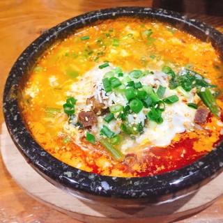 お肉だけじゃない！400円前後からのバラエティ豊かなメニュー