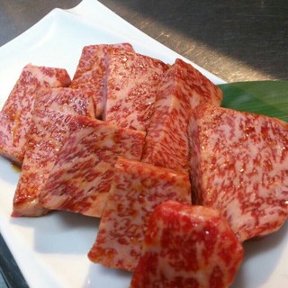 赤字覚悟のコスパ！店主自ら仕入れる美味しいお肉がお手頃価格