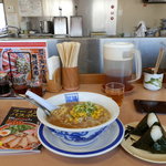 風風ラーメン - ラーパスメニューは味噌ラーメンとおにぎり